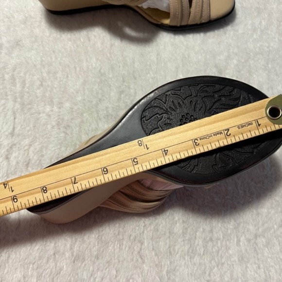 Softspots Beige Slip On Leather Wedge Sandals Pillowtop Technology Size 8 - Picture 12 of 12